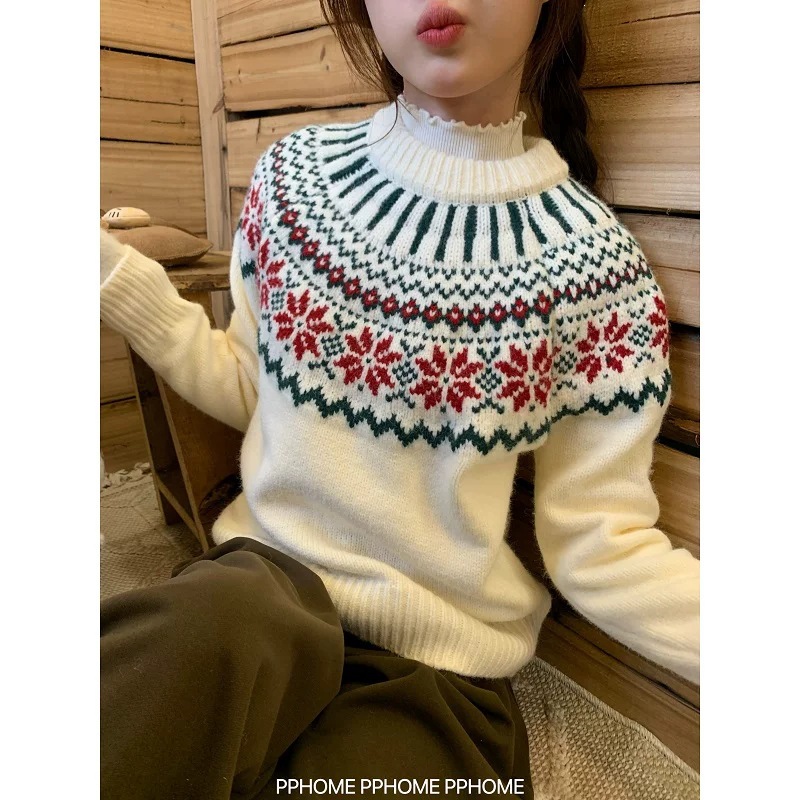 Lined knit sweater in Christmas red