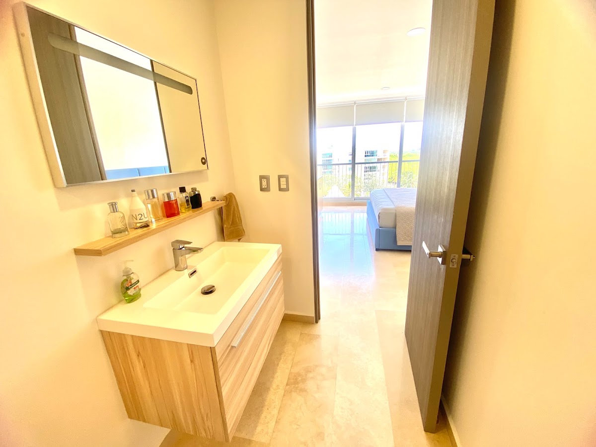Departamento en Brezza Towers Cancún - comedor - Hogares MX