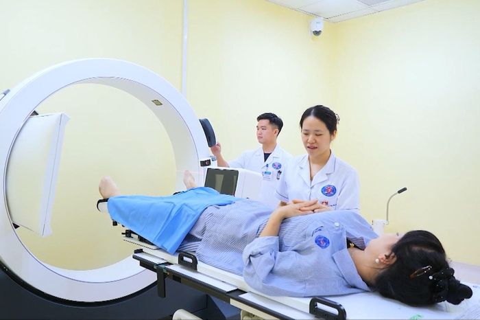 Xạ trị áp sát - 'Vũ khí' mới điều trị ung thư phụ khoa - Đài Phát thanh và truyền hình Hà Nội