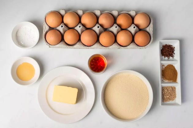 Ingredientes para la receta de masa de cóctel Tom y Jerry recopilados