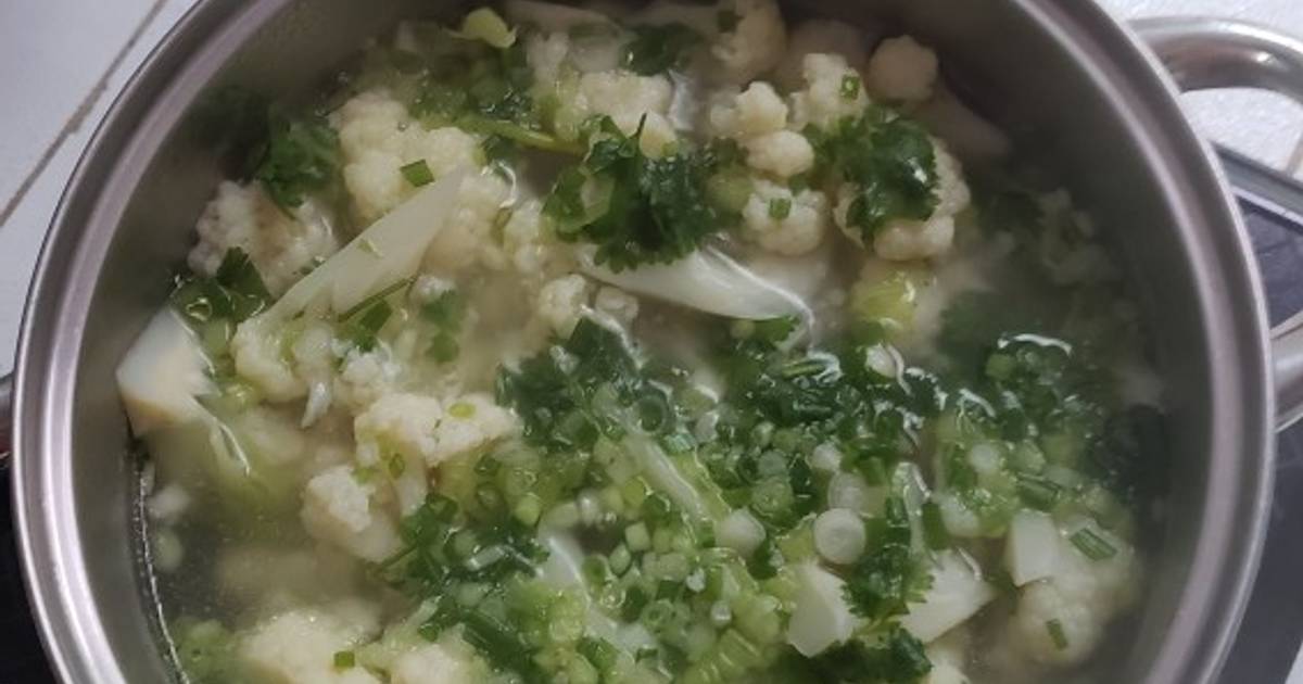 Canh bông cải trắng sườn