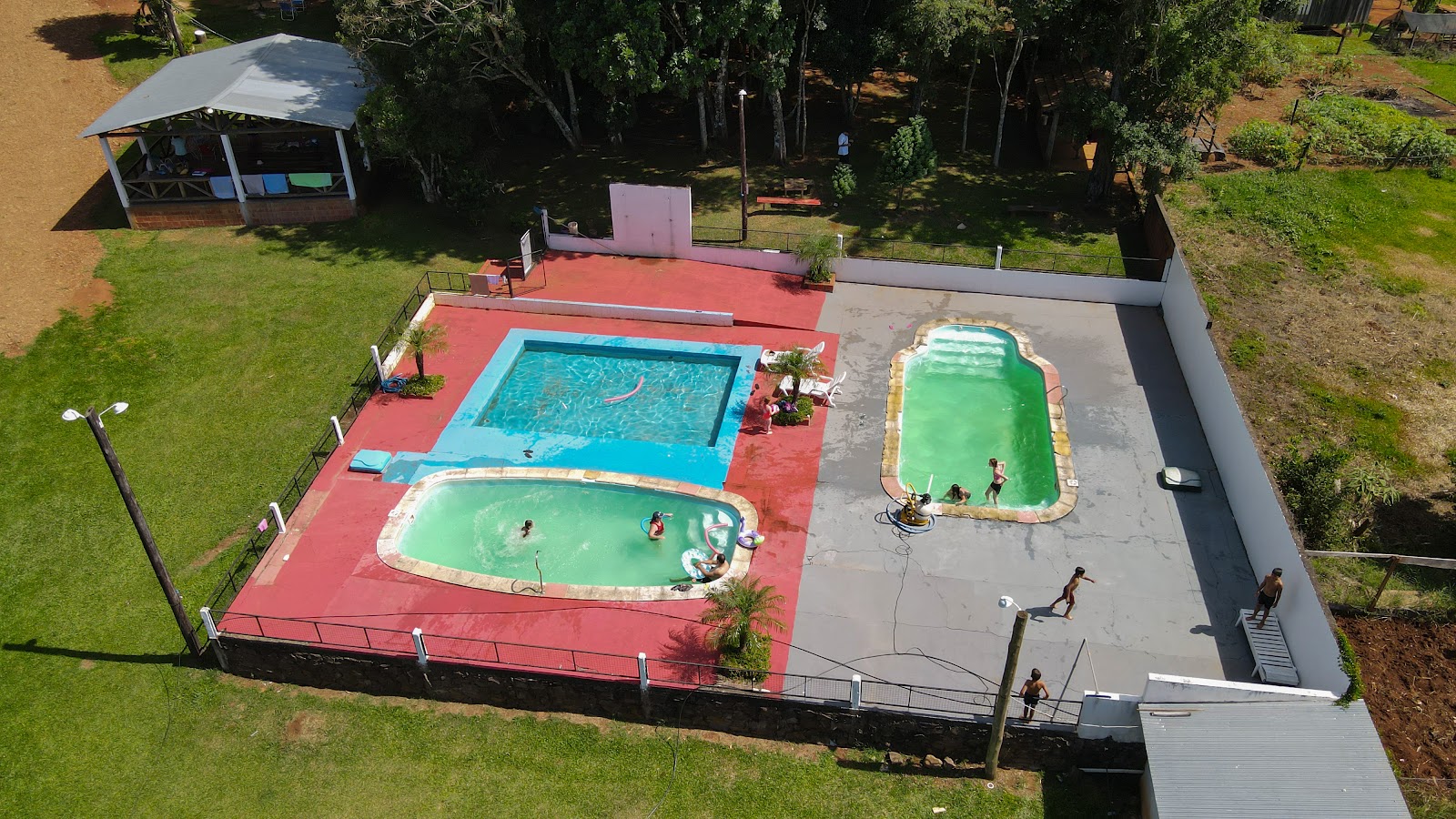 Camping y Pileta Bela Park