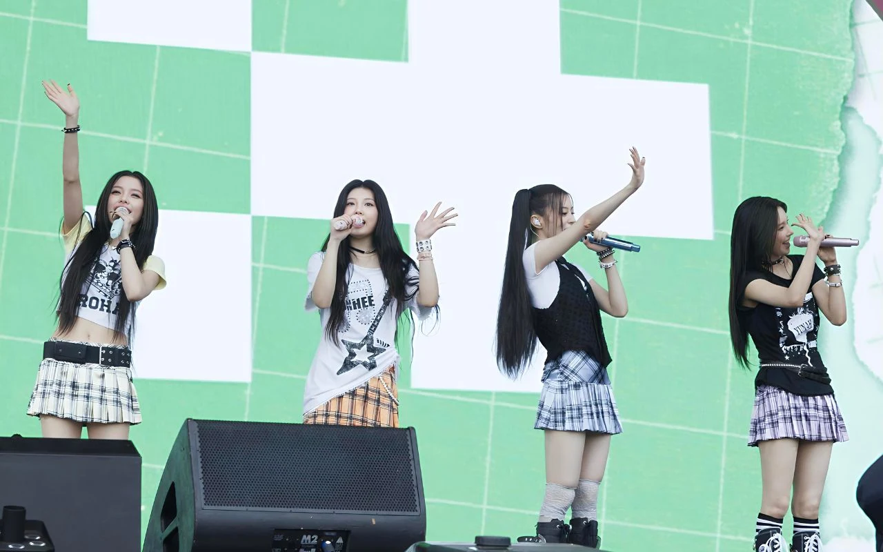 ILLIT Takes LuckyFes '26 Main Stage as Japan Momentum Grows