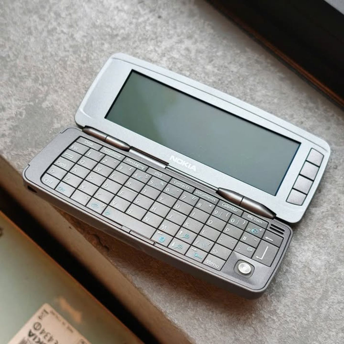 Nokia 9300 Communicator New 100% hiếm gặp xuất hiện trên thị trường sưu tầm