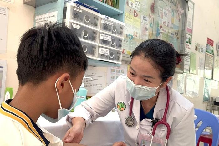 Sốt lừ đừ 2 ngày, bệnh nhi mắc não mô cầu nhiễm trùng huyết - Báo Tri thức &amp; Cuộc sống