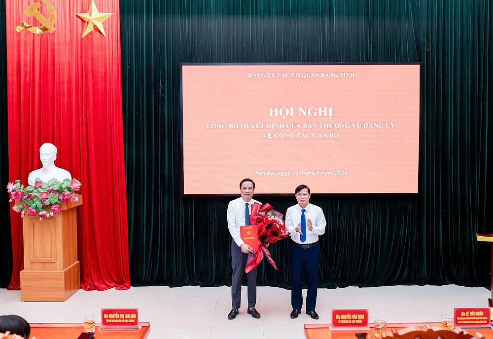 Đảng ủy các cơ quan Đảng tỉnh công bố Quyết định chuẩn y công tác cán bộ tại Trường Đại học Tây Bắc