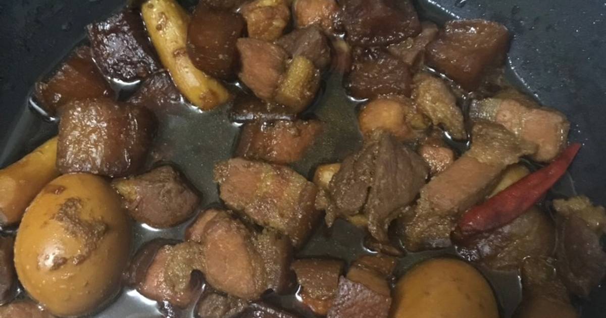 Thịt heo kho củ cải và trứng