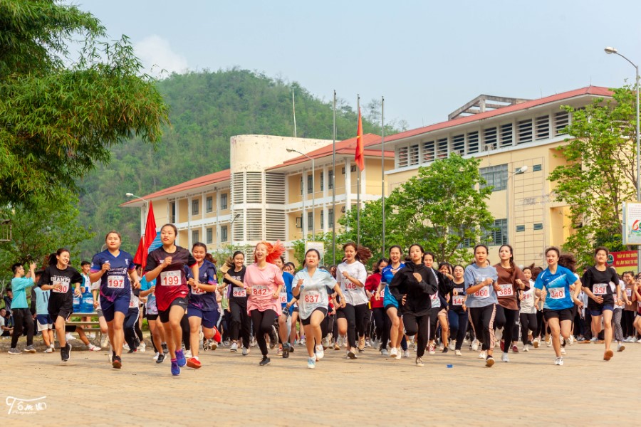 Hội Sinh viên tổ chức Giải chạy việt dã sinh viên TBU và trao chứng nhận “Sinh viên khỏe” năm học 2020 - 2021