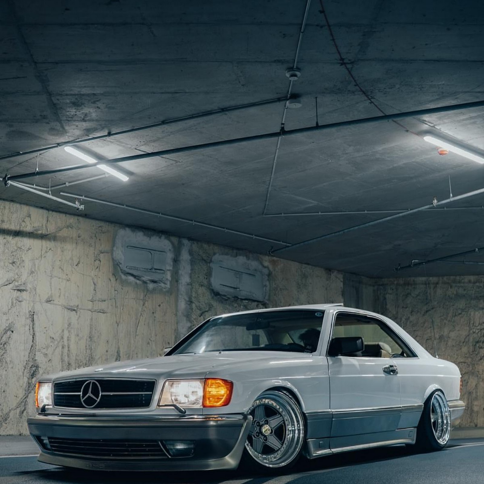 Download Lowered Mercedes-Benz C126 Coupe Full HD iPhone