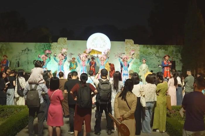Trải nghiệm tour đêm 'Giải mã Hoàng thành Thăng Long' - Đài Phát thanh và truyền hình Hà Nội
