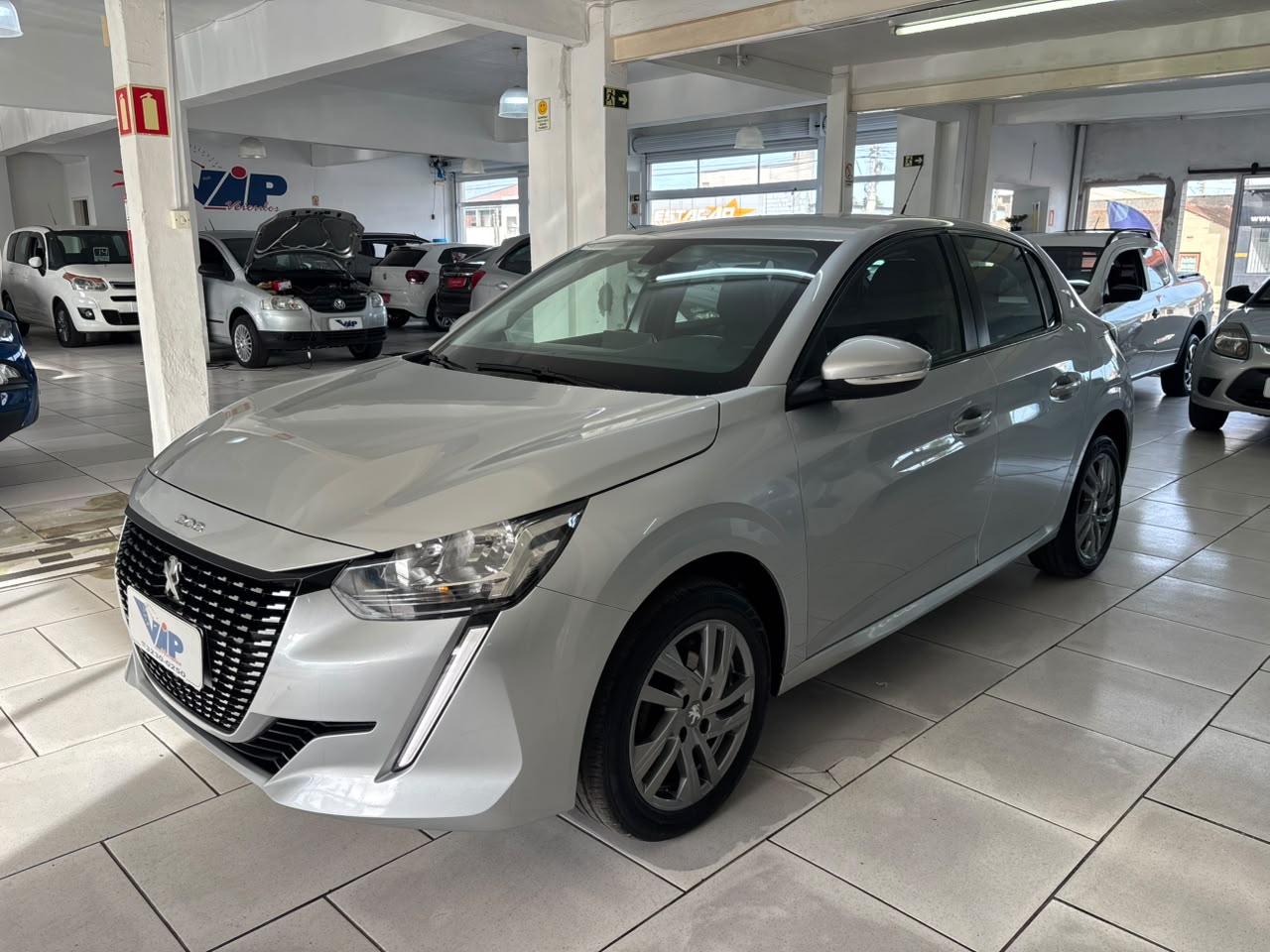 Peugeot 208 - Foto 2