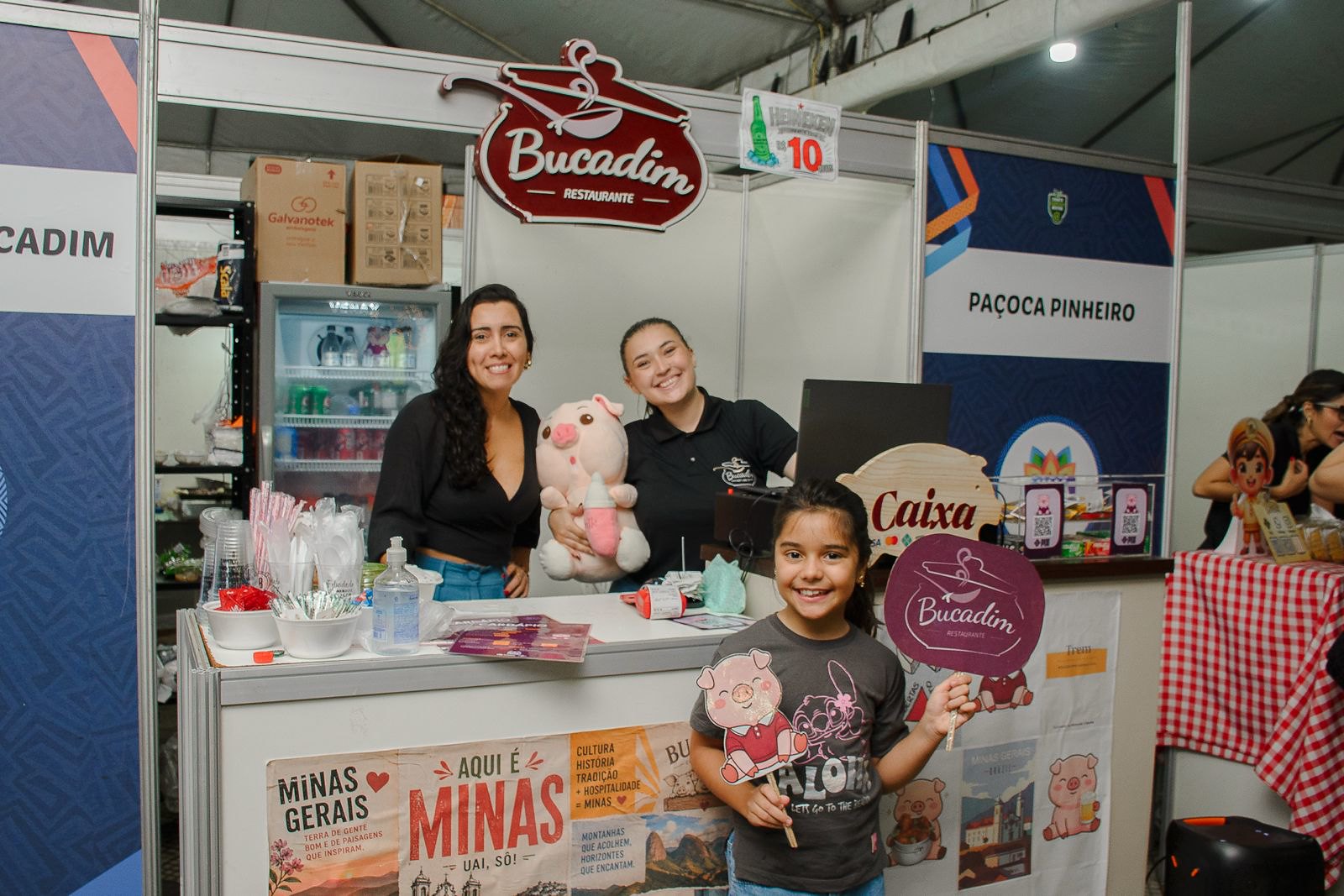 Consultor do Sebrae Roraima orientando empresário sobre os limites de faturamento e mudança de porte empresarial.