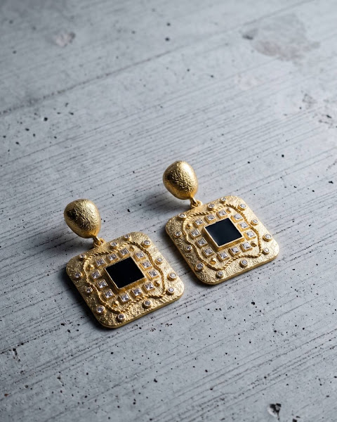 Monolith Square Drop Earrings frontend image
