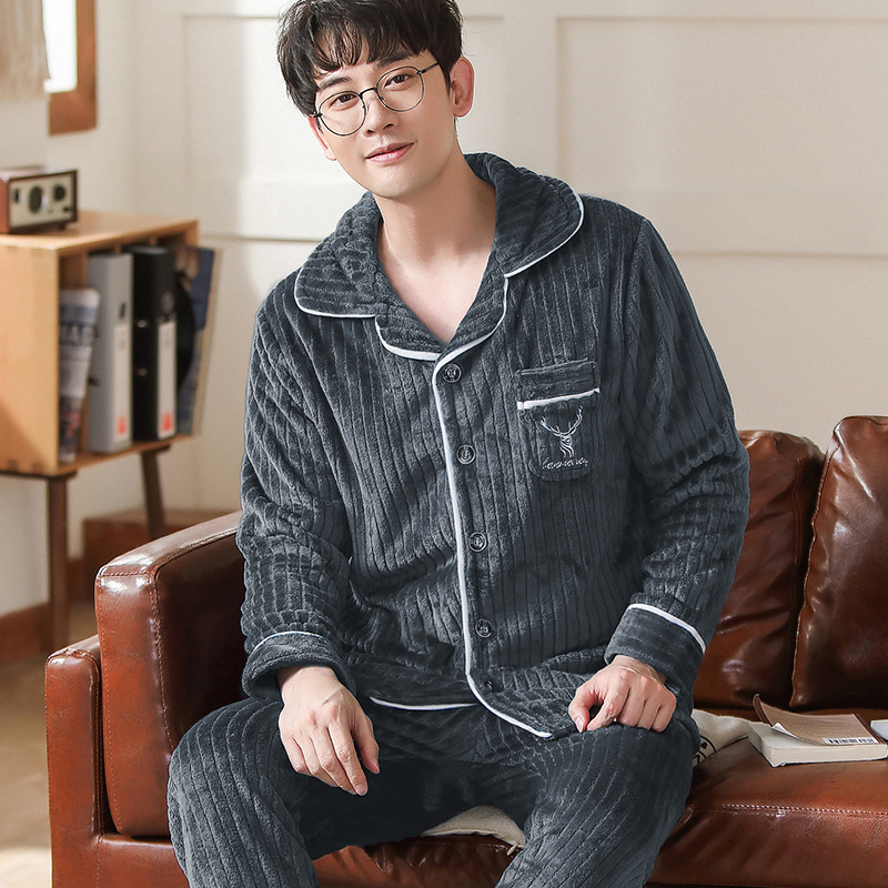 Men's pajama made of thick coral fleece and flannel
