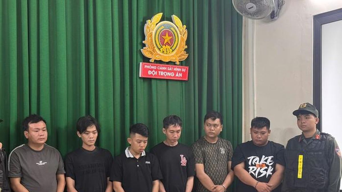 Cướp tiệm vàng ở TPHCM, camera ghi lại cảnh dùng rìu gây án: Lời khai của kẻ chủ mưu - Báo Người Lao Động