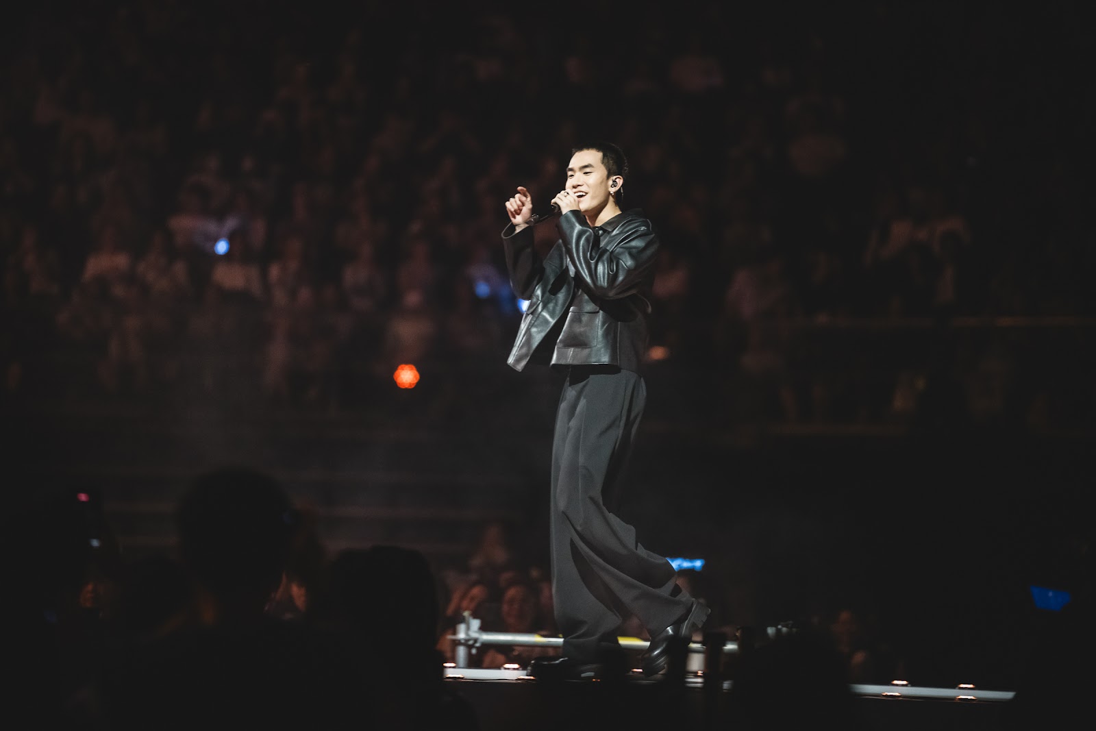 “นนท์ ธนนท์” เสิร์ฟเวที 360° กลางอิมแพคปิดฉาก  “ARENA ENCORE” พร้อมประกาศ EP.04 ปีหน้า “จัดร้อนหน่อยนะครับ” เตรียมบุก “ราชมังฯ” ภาพที่ 39