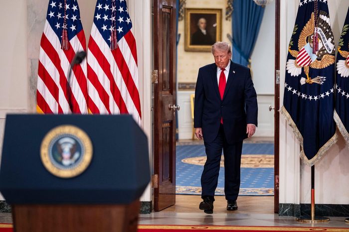 'Ông Trump không còn lựa chọn tốt ngoài việc chấp nhận ngừng bắn' - Tạp chí Tri thức