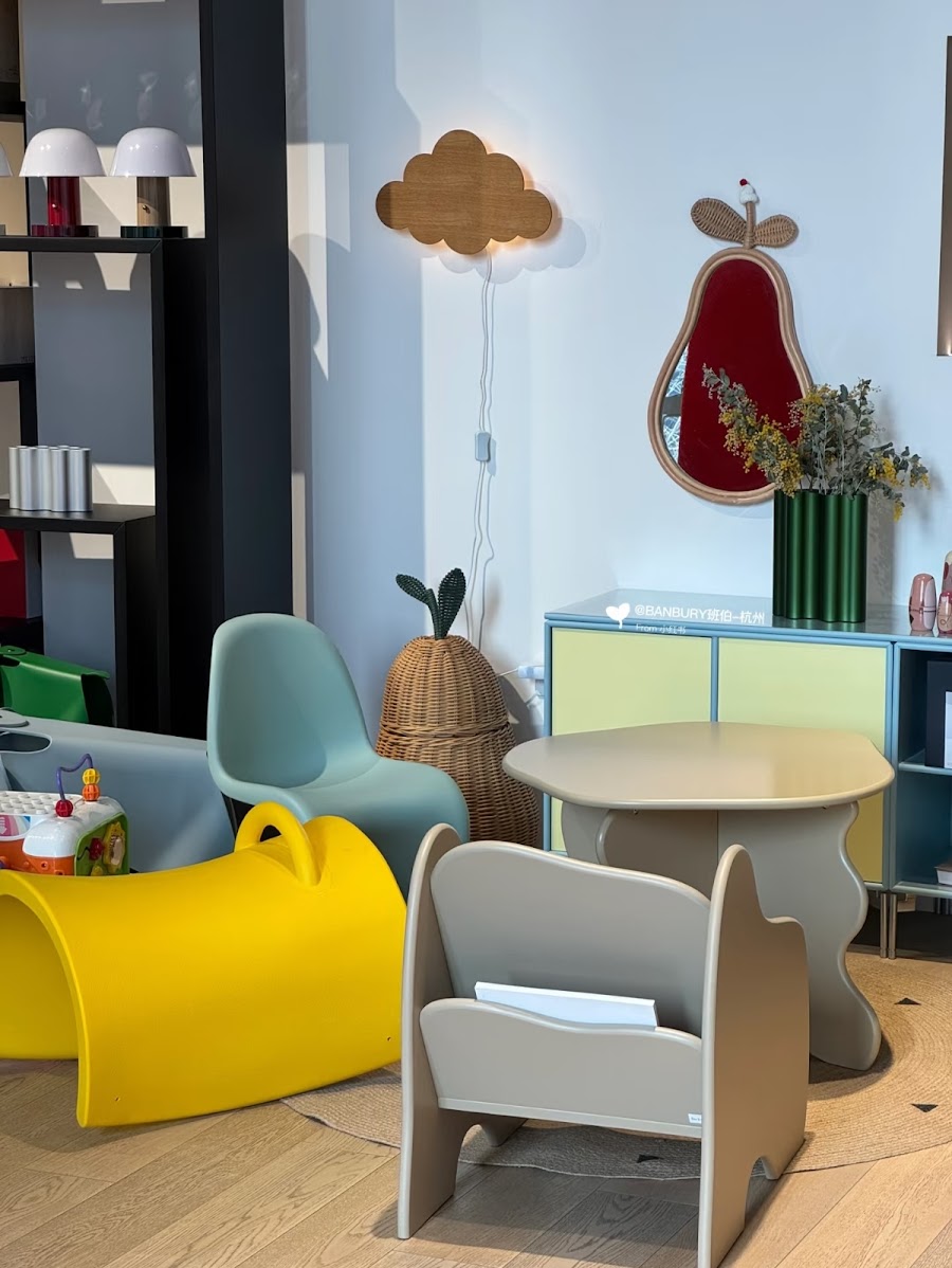 Children's furniture showroom at Canton Fair