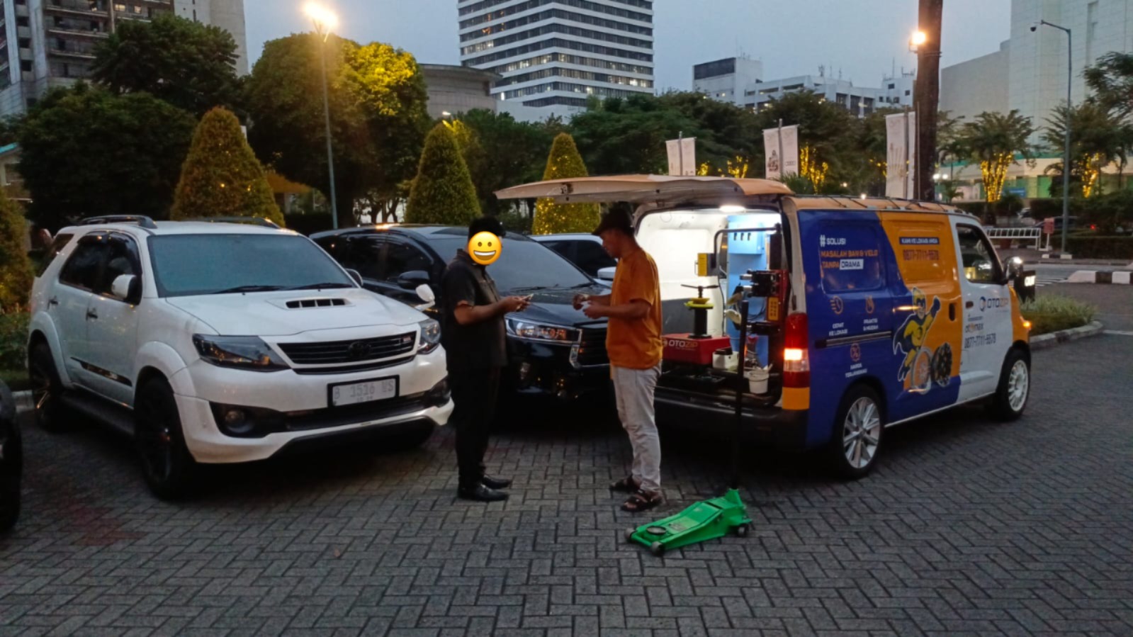 Dokumentasi Penanganan Ban Mobil Otomax Store - Kapan Harus Mengganti Ban Mobil? Panduan Tanda-Tanda & Biaya