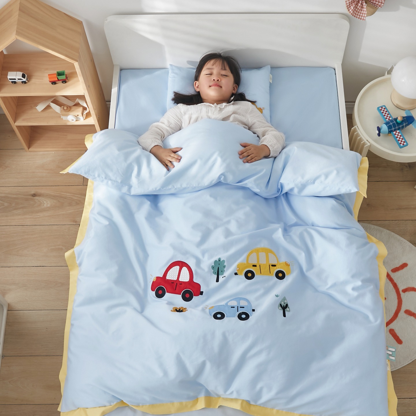 Kindergarten-Bettwäsche-Set mit Cartoon-Motiven