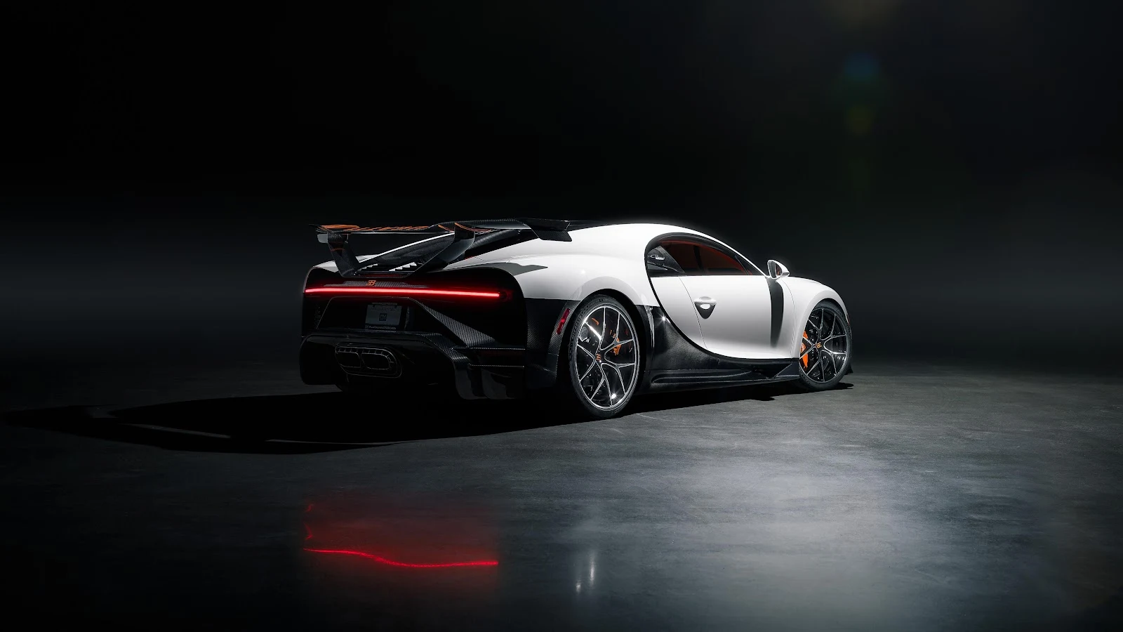 Bugatti Chiron In Dramatic Studio Light - Automotive Photography 5K Wallpaper (5120x2880)