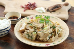 Khi ăn rắc hành boa rô phi vàng, tiêu và ngò lên trên mặt, ăn kèm cơm nóng rất ngon. Chỉ với một chút nguyên liệu dễ tìm, giá thành rẻ và cách làm đơn giản đã có ngay một món ăn chay thơm ngon và thanh đạm. Thêm ngay món mít kho vào thực đơn cho ngày rằm sắp tới nhé.