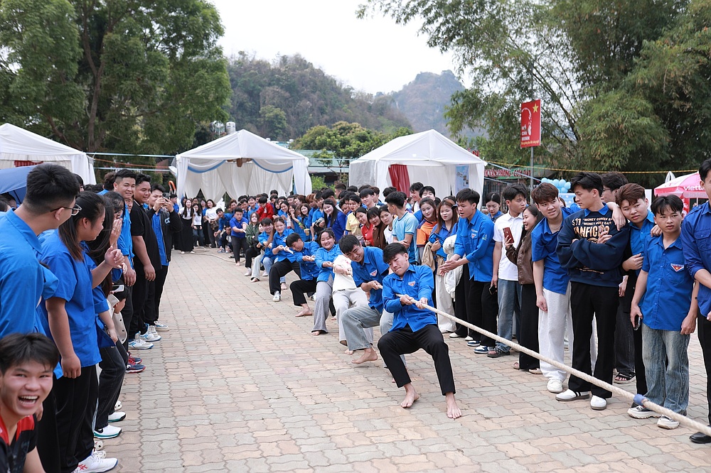 Đoàn Trường Đại học Tây Bắc tổ chức thành công Chương trình Hội trại thanh niên