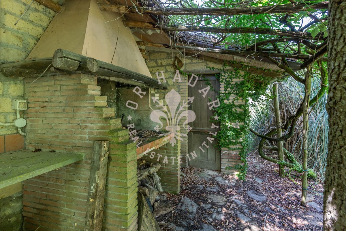 הבית מאחורי הגבעה (Il Casale dietro la Collina) — 47