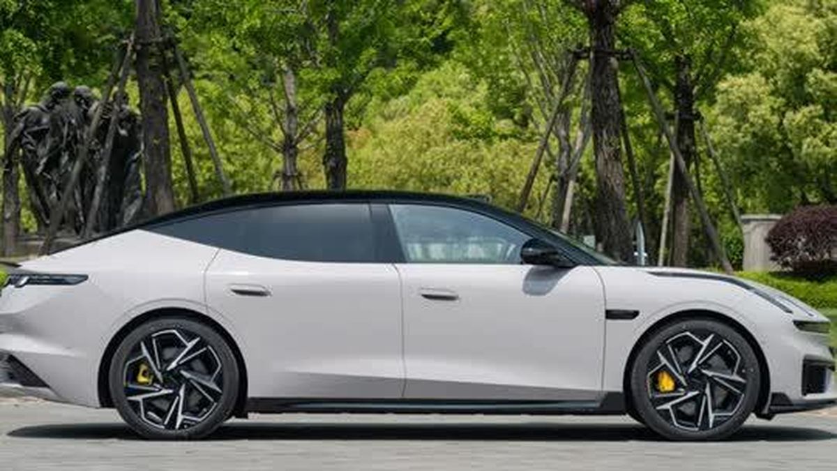 Xe sedan công suất 925 mã lực, thiết kế bắt mắt, giá hơn 700 triệu đồng - Tạp chí Doanh Nghiệp Việt Nam