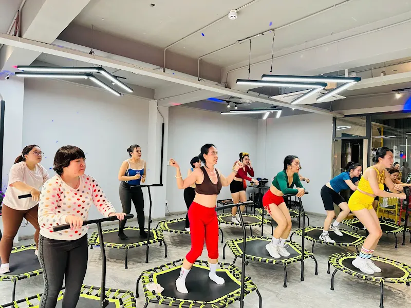 Không gian jumping 7