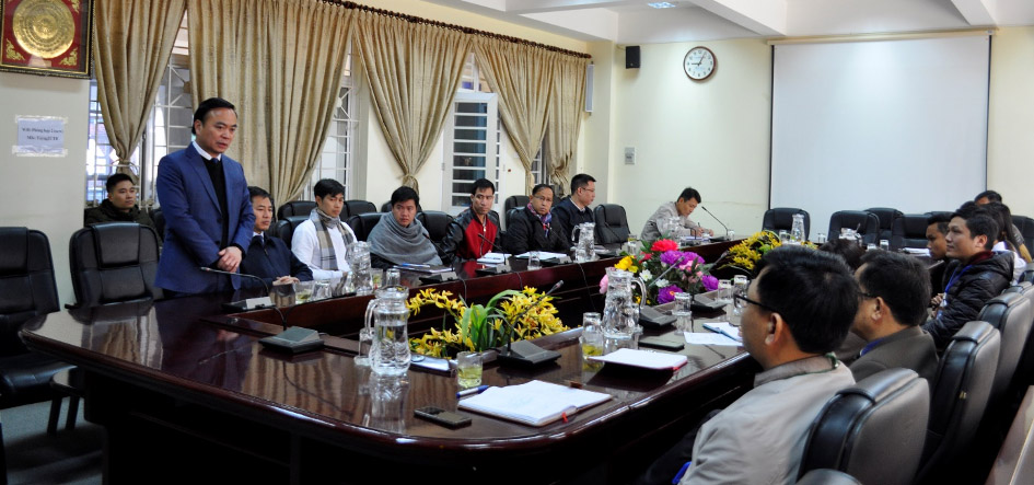 Tỉnh ủy Sơn La gặp mặt đầu Xuân 2021 và trao quà Tết cho Ban Đại diện Lưu học sinh Lào tại Trường Đại học Tây Bắc