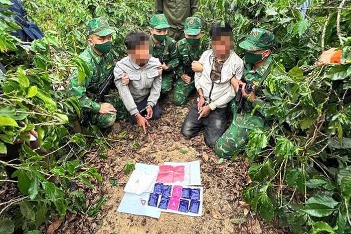 Liên tiếp bắt giữ các vụ vận chuyển ma túy, pháo nổ ở biên giới Quảng Trị - Báo Pháp Luật Việt Nam