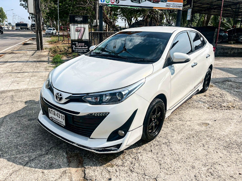 TOYOTA YARIS ATIV
