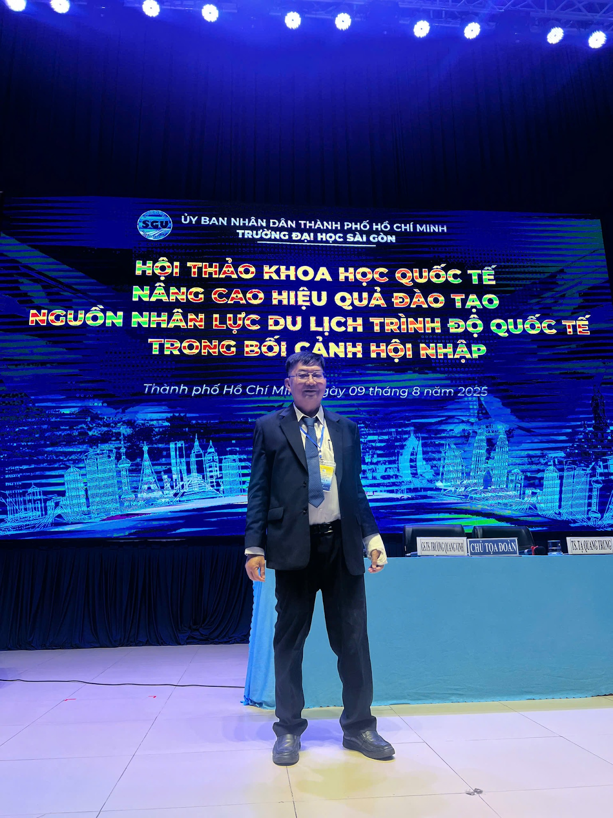 GS.TS Trương Quang Vinh – Trưởng phòng Quan hệ quốc tế, Quan hệ doanh nghiệp & Công tác sinh viên