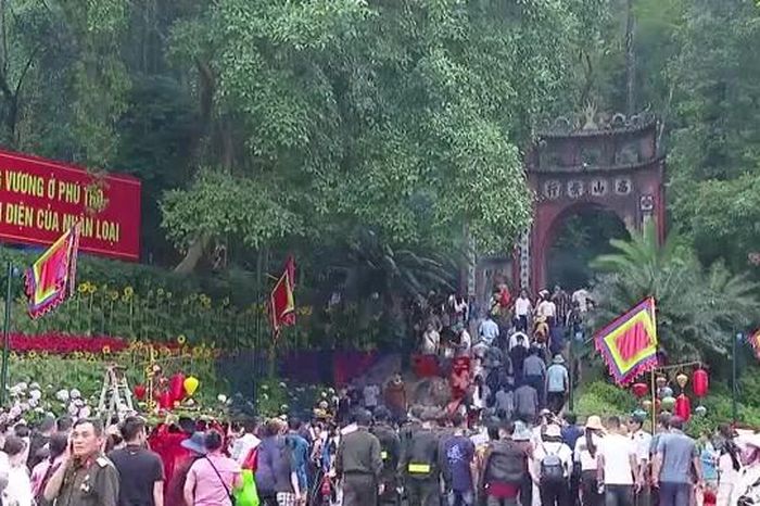 6,5 triệu lượt du khách đến tỉnh Phú Thọ trong dịp Giỗ Tổ Hùng Vương - Báo VietnamPlus