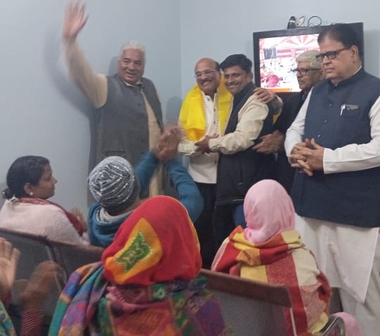 संघ शताब्दी वर्ष आरएसएस के 100 साल और वंदे मातरम गीत के डेढ़ सौ साल पूरे होने के उपलक्ष में वंदे मातरम टीम 100 लोगों को सम्मानित करेगा.*