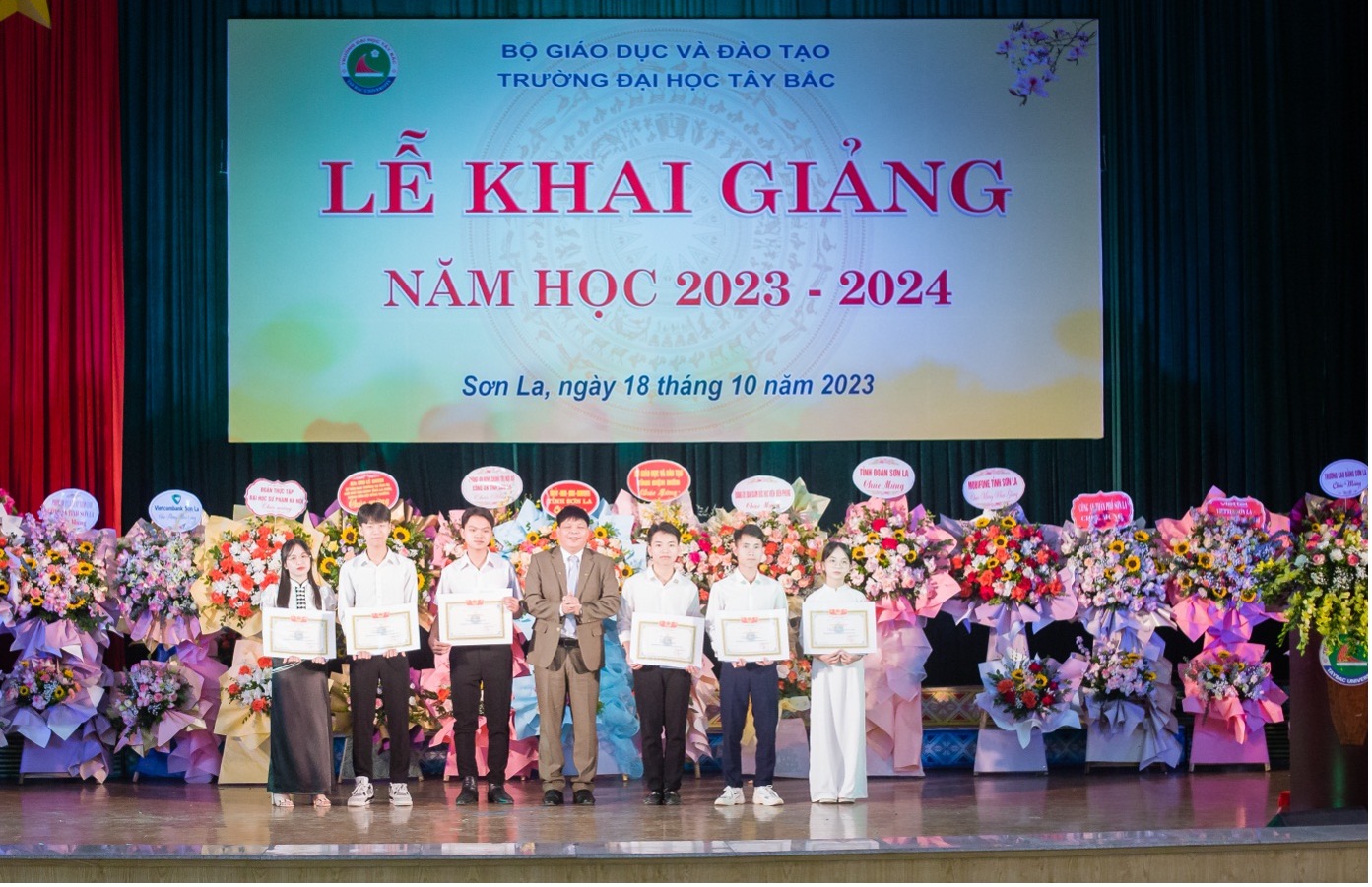 Trường Đại học Tây Bắc tổ chức Lễ Khai giảng năm học 2023 - 2024