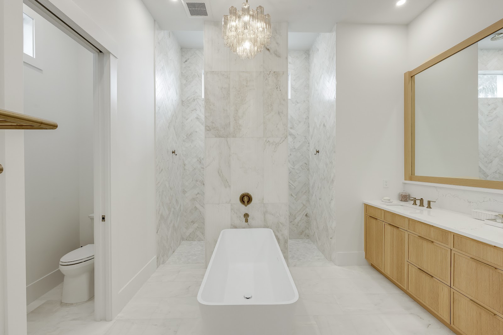 SW 14th Avenue interior