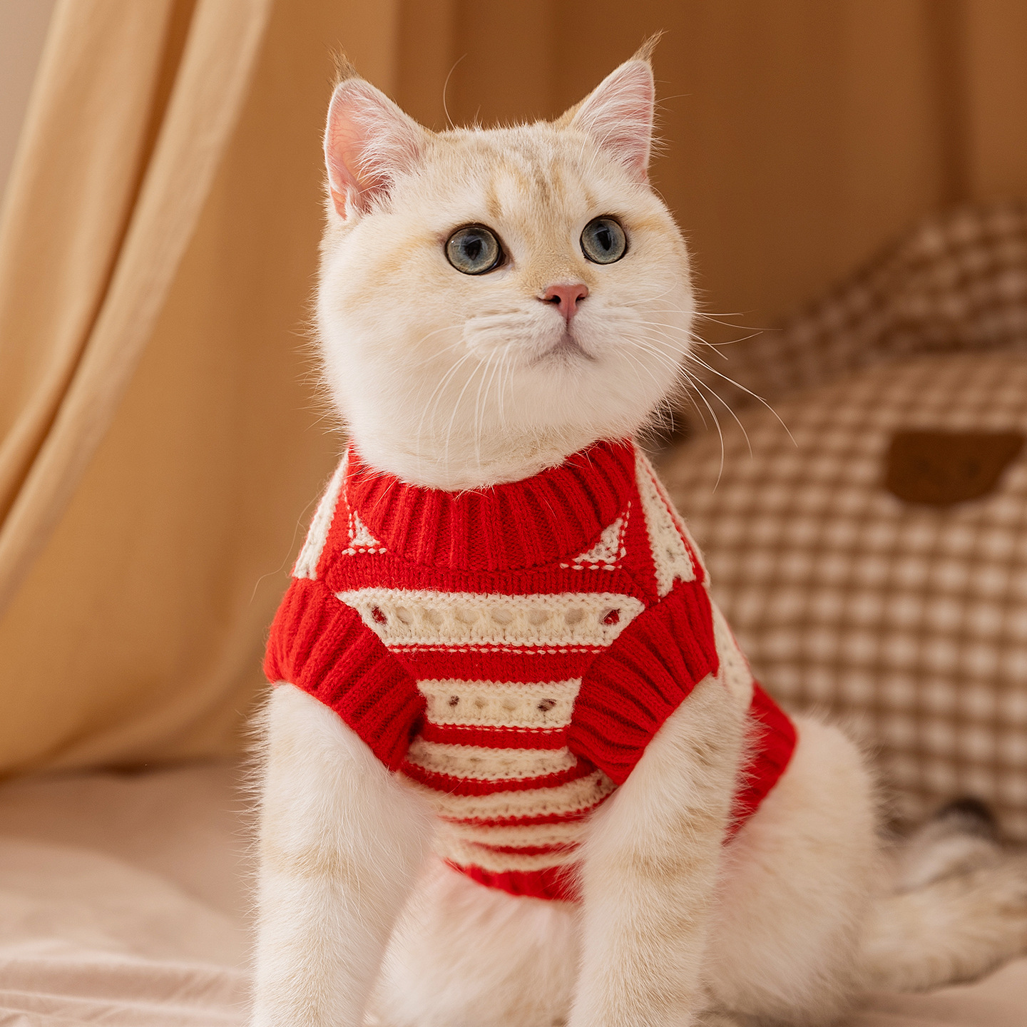 Sleeveless Knitted Vest for Cats with Hole Pattern