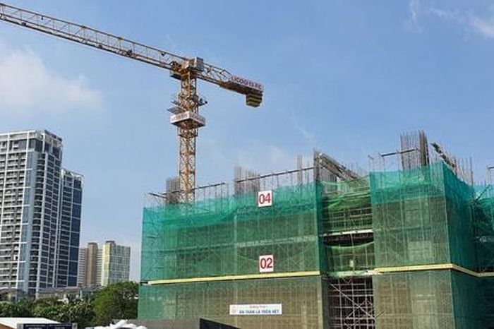 Hà Nội thiết lập 'luồng xanh' trong giải quyết thủ tục về nhà ở xã hội - Báo Hà Nội Mới