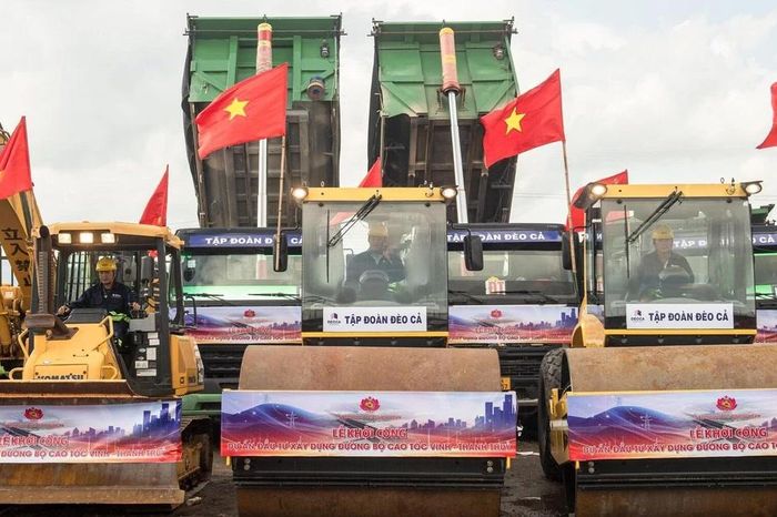 Nghệ An khởi công tuyến cao tốc chiến lược nối cửa khẩu Thanh Thủy - Báo Tri thức &amp; Cuộc sống