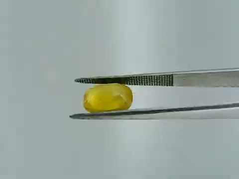 Natural bangkok Yellow Sappire 5.98 cts