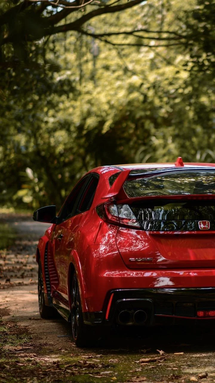 Red Honda Civic Type R - Automotive Photography iPhone Wallpaper (720x1280)
