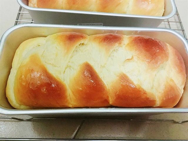 Bánh Mì Hoa Cúc Mềm Xốp
