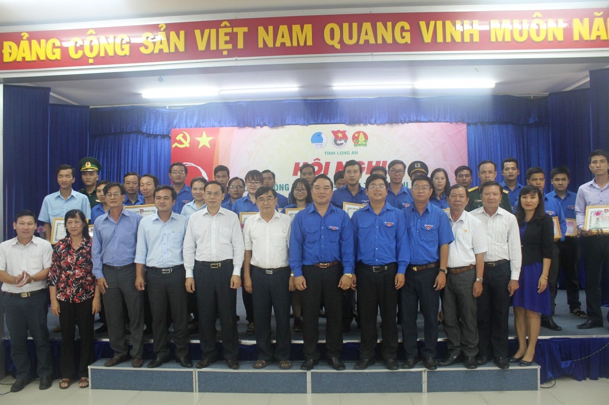 25 thanh niên đạt danh hiệu Thanh niên tiên tiến làm theo lời Bác giai đoạn 2016 – 2018