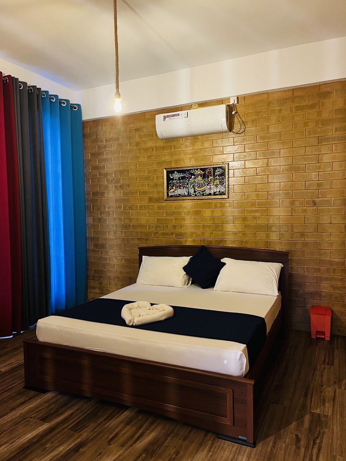 Deluxe Double Room - bed