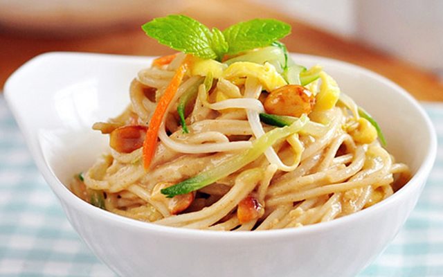 Mì Vắt Trộn Rau Củ