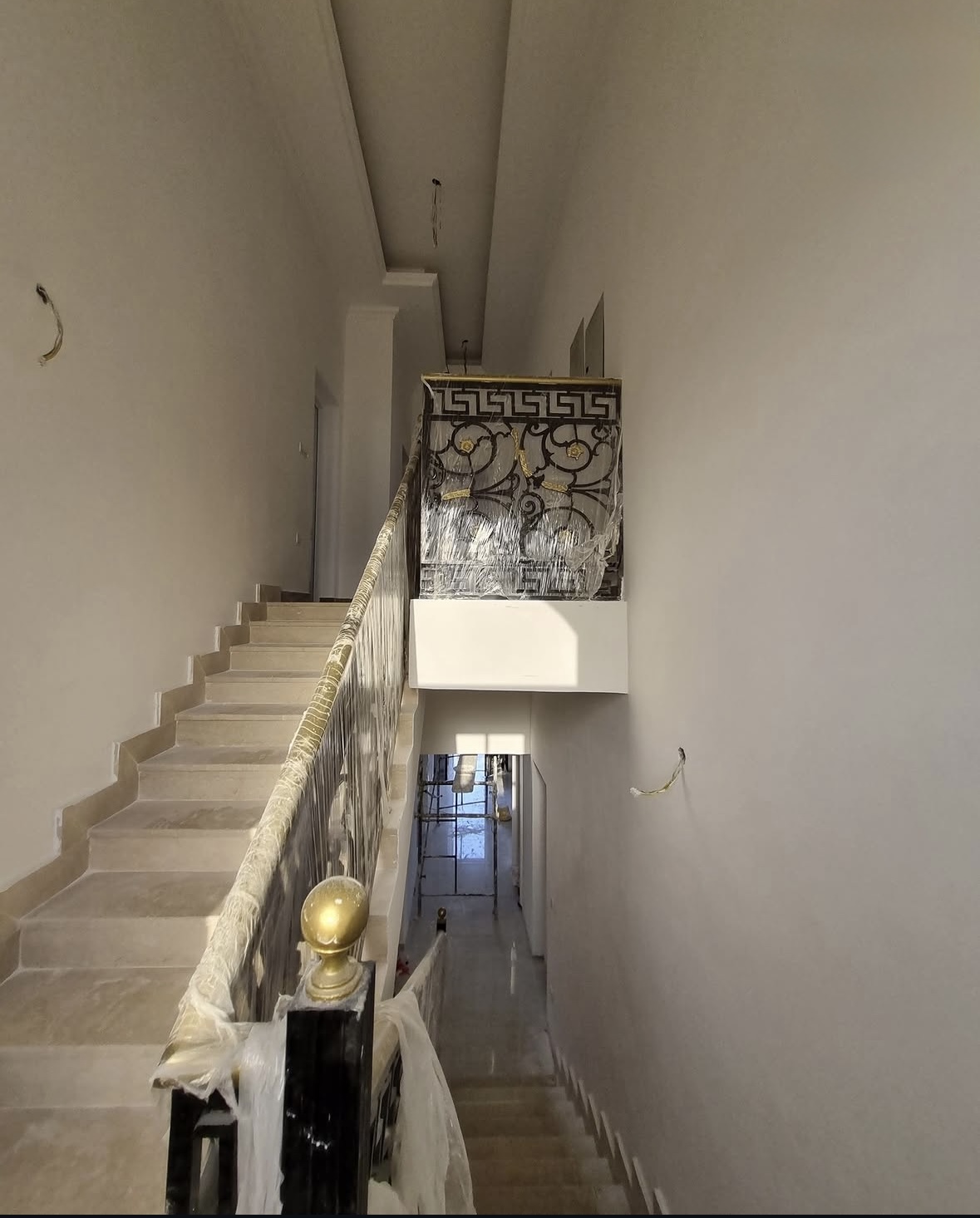 Geometric metal railing design Fujairah UAE — Al Taher