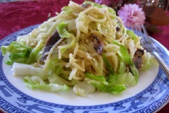 Bày trí ra đĩa và thưởng thức.