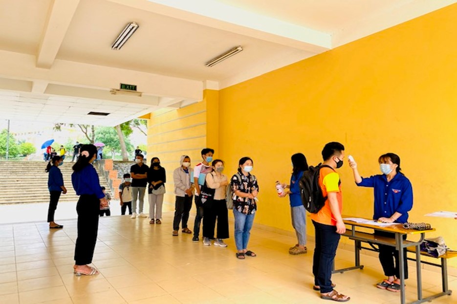 Trường Đại học Tây Bắc tiếp tục đẩy mạnh công tác phòng chống dịch Covid-19 sau dịp nghỉ lễ 30/4 - 01/5/2021